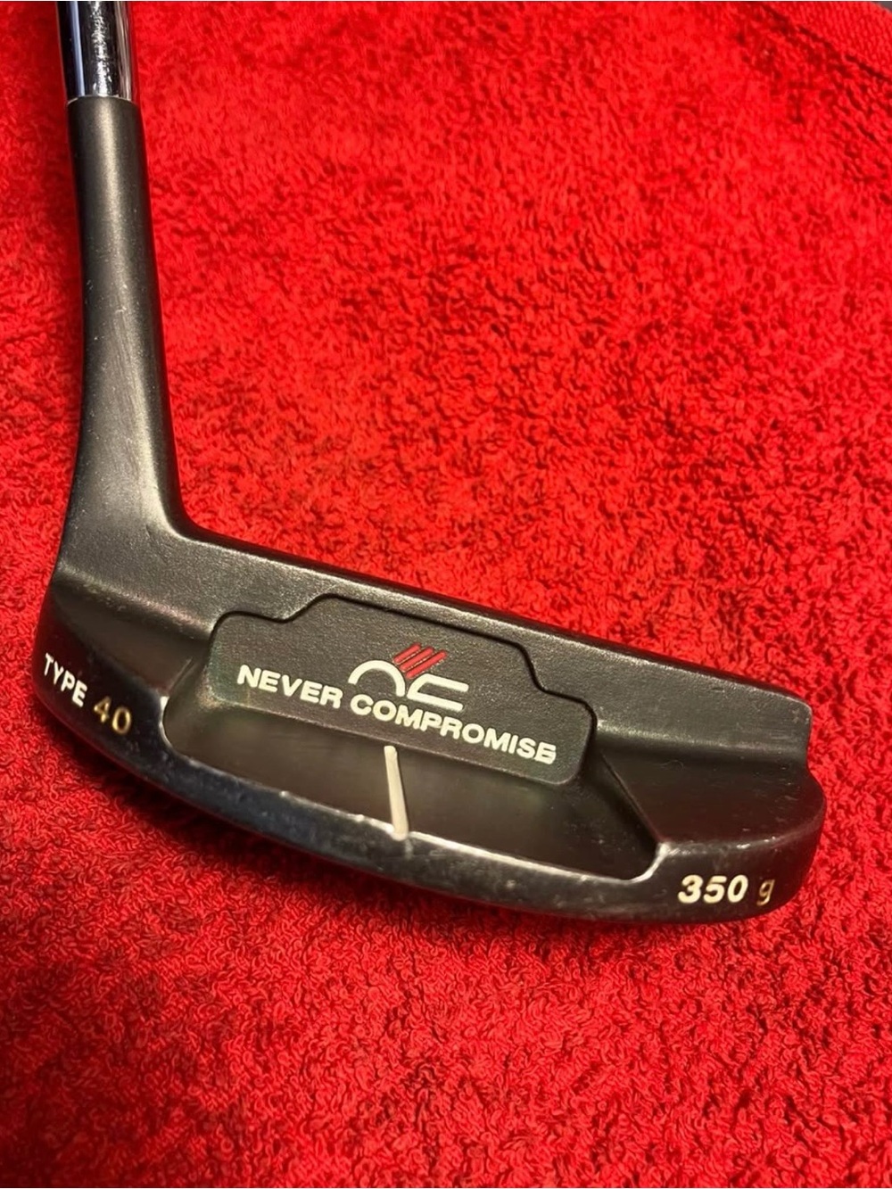 Never Compromise  Black Putter